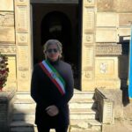 La salma del Prof. Lucio Villari, accolta dal sindaco Adone Pistolesi, è giunta a Bagnara Calabra